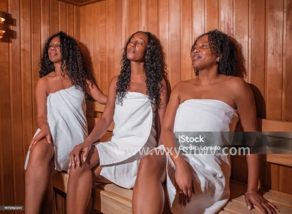 茶杯与按摩精油