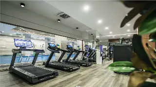 无锡老街巷里的岁月痕迹：穿越时空的文化之旅 海报